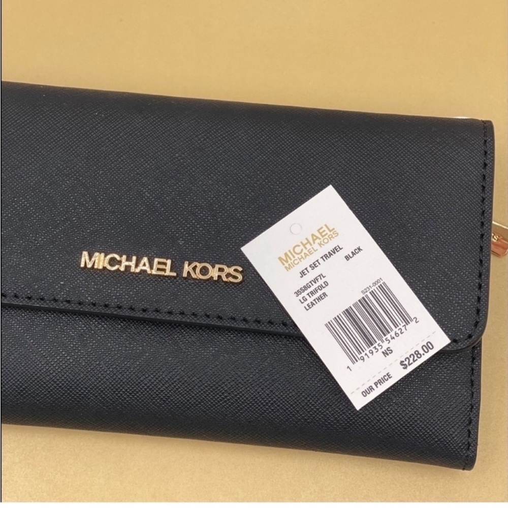 Michael Kors Trifold Wallet Black Color - Picture 6 of 7